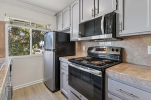 Holly Ave-S1501-016.jpg