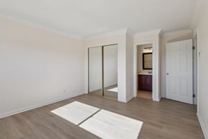 Holly Ave-S1501-019.jpg
