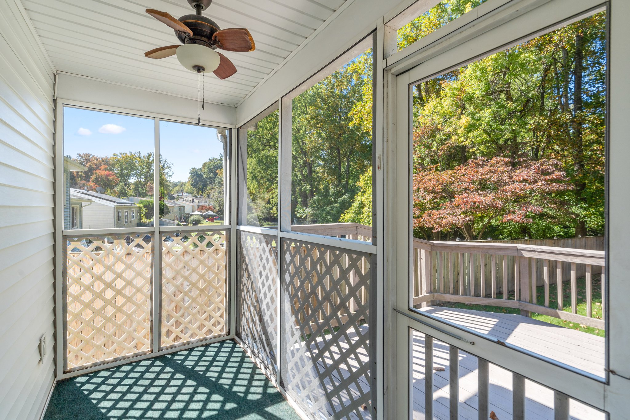 Screened-in Porch