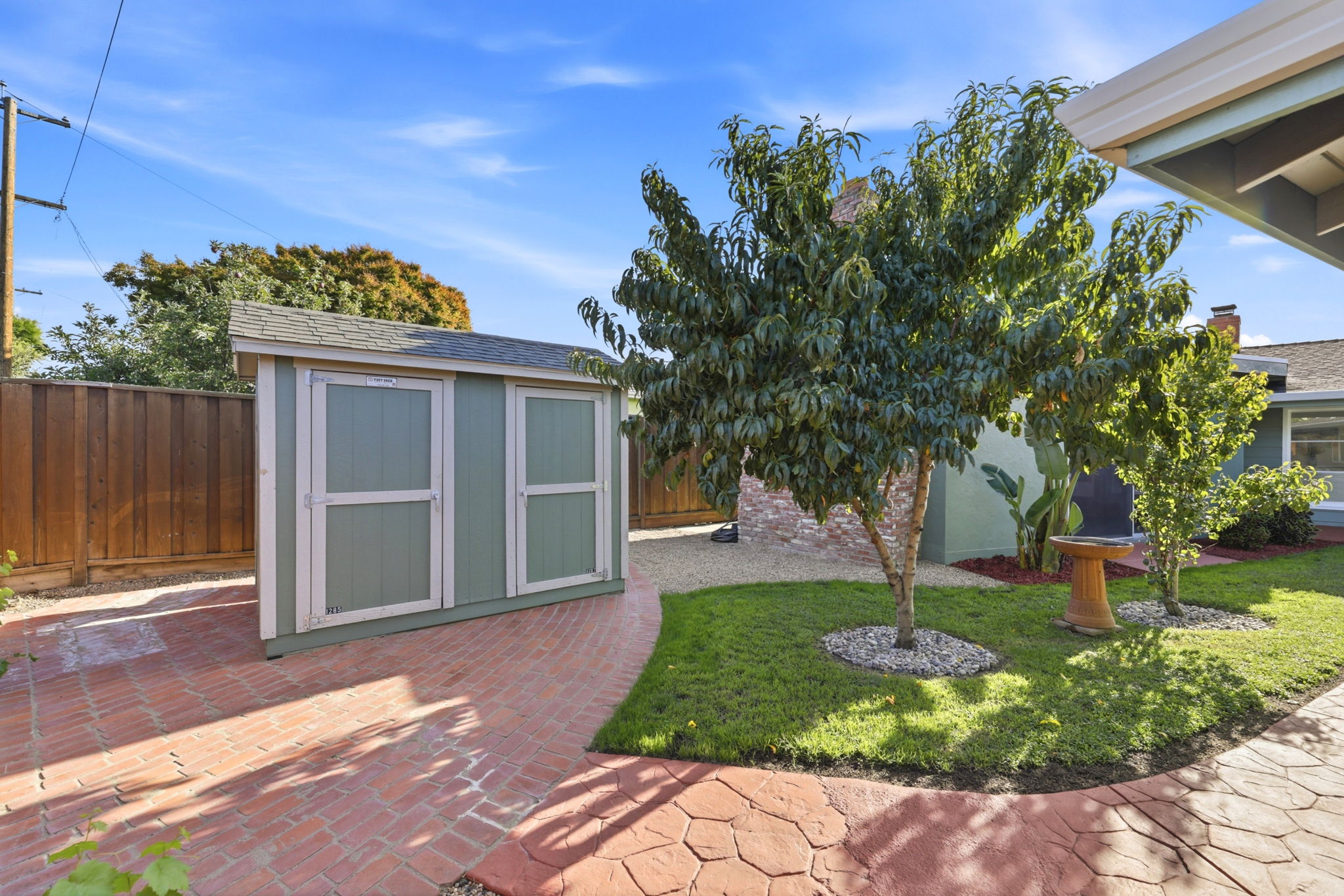 041_F8_1285 Chapel Dr