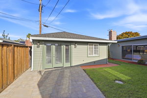 037_F8_1285 Chapel Dr