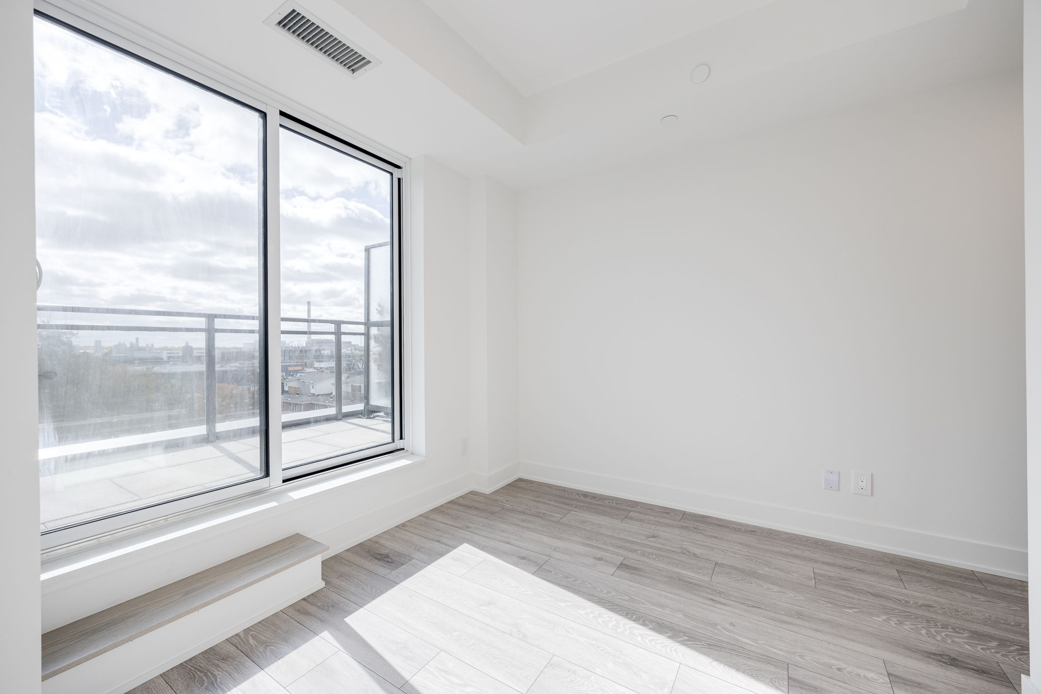 Toronto property showcase — delivered property photograph 14