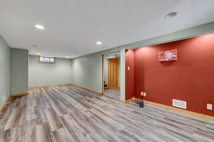 1285 Schletti St N, St Paul, MN 55117, USA Photo 15