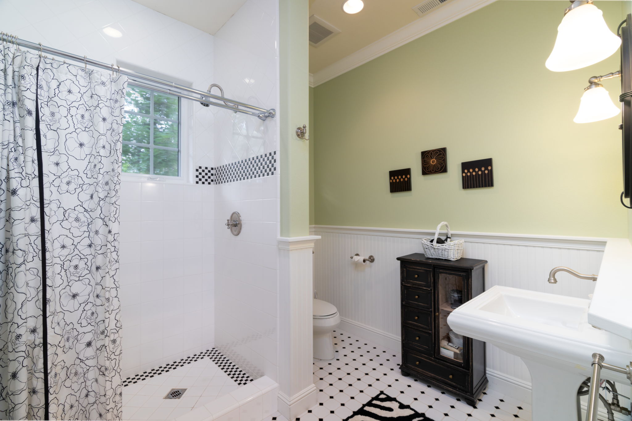 Guest house bathroom