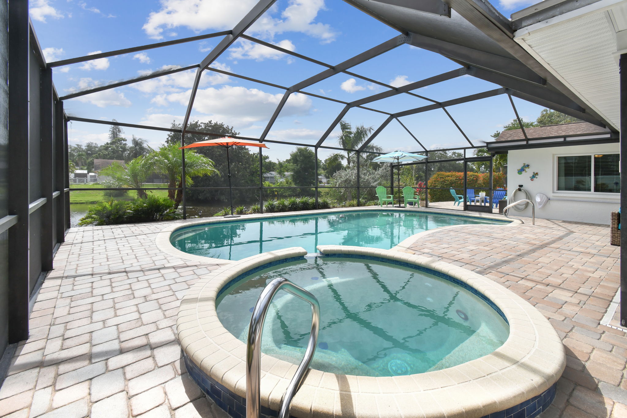 Screened Pool & Spa