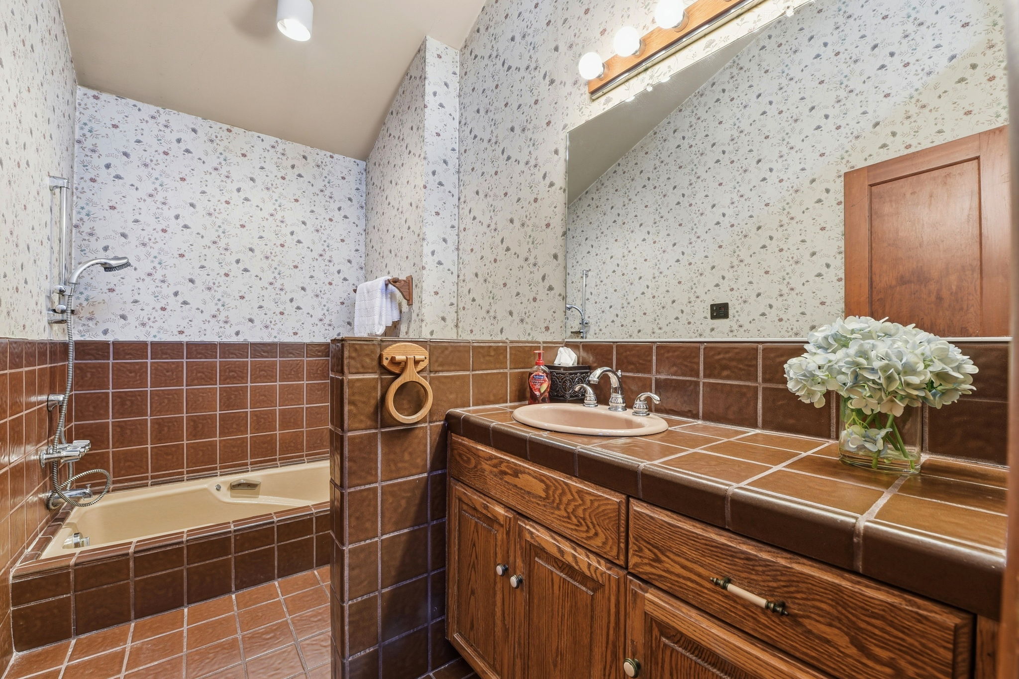028_F8_12861 Foothill Ln