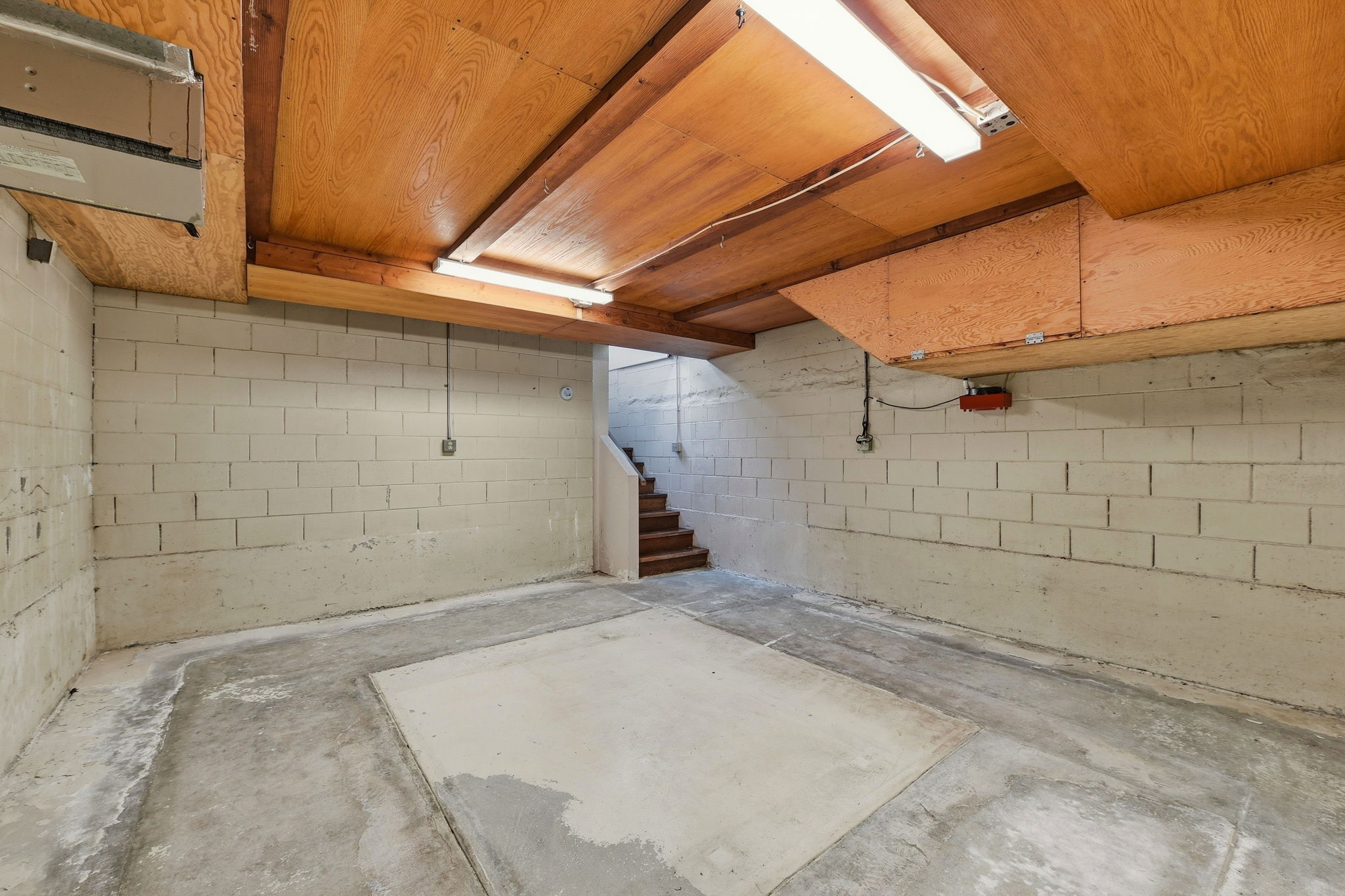032_F8_12861 Foothill Ln