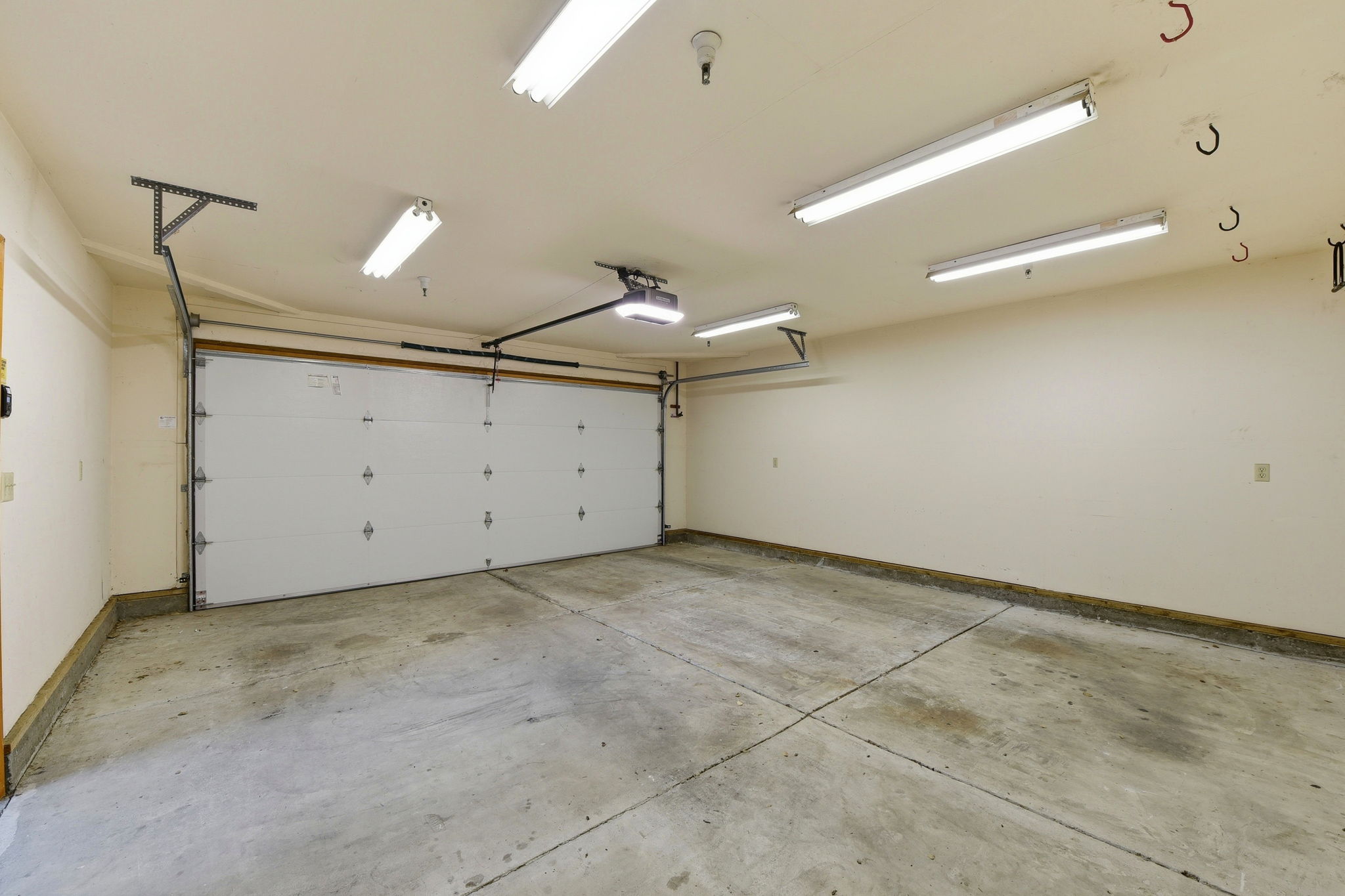 034_F8_12861 Foothill Ln