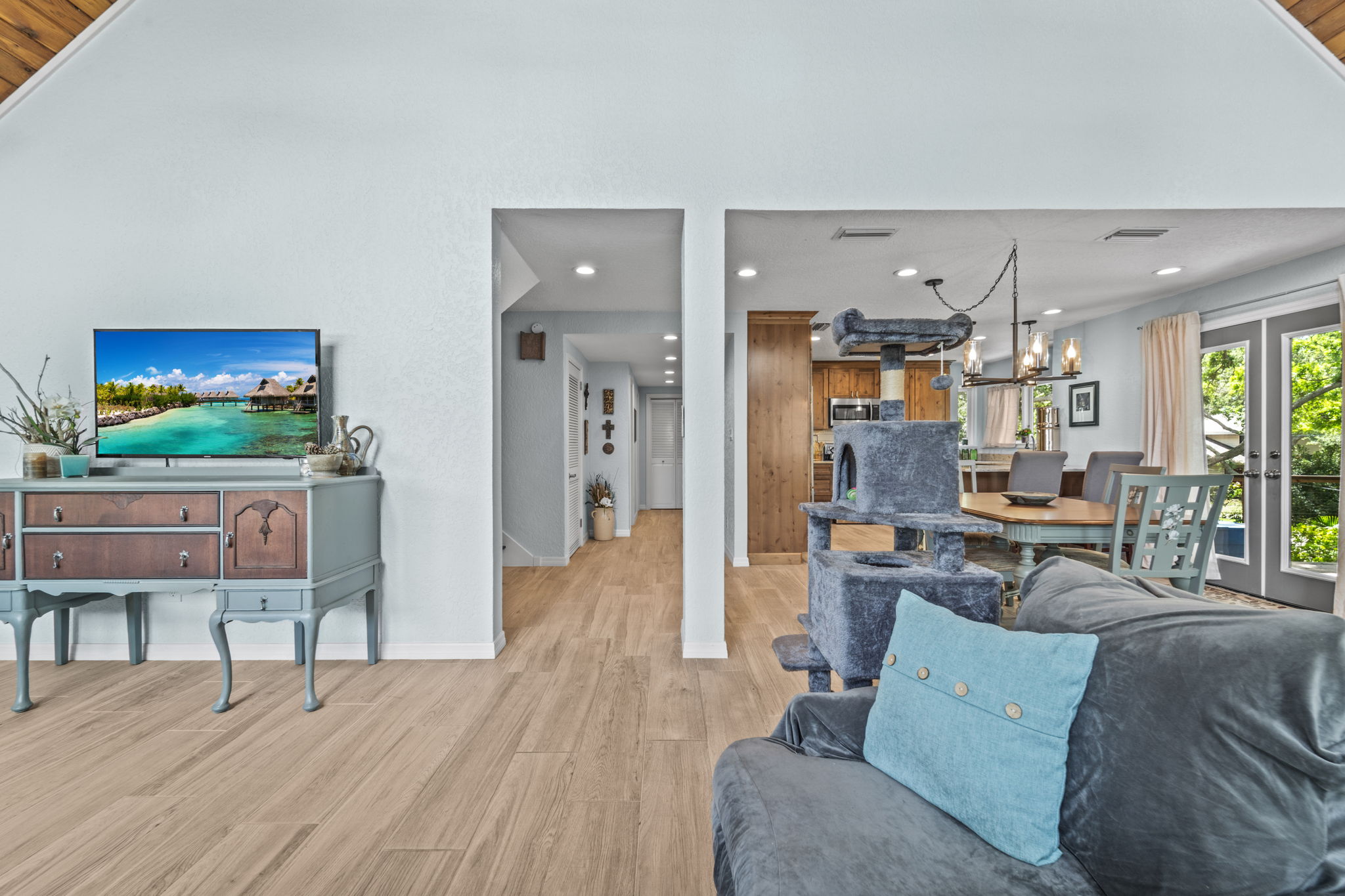 LR 12869 Poinsettia Ave 119