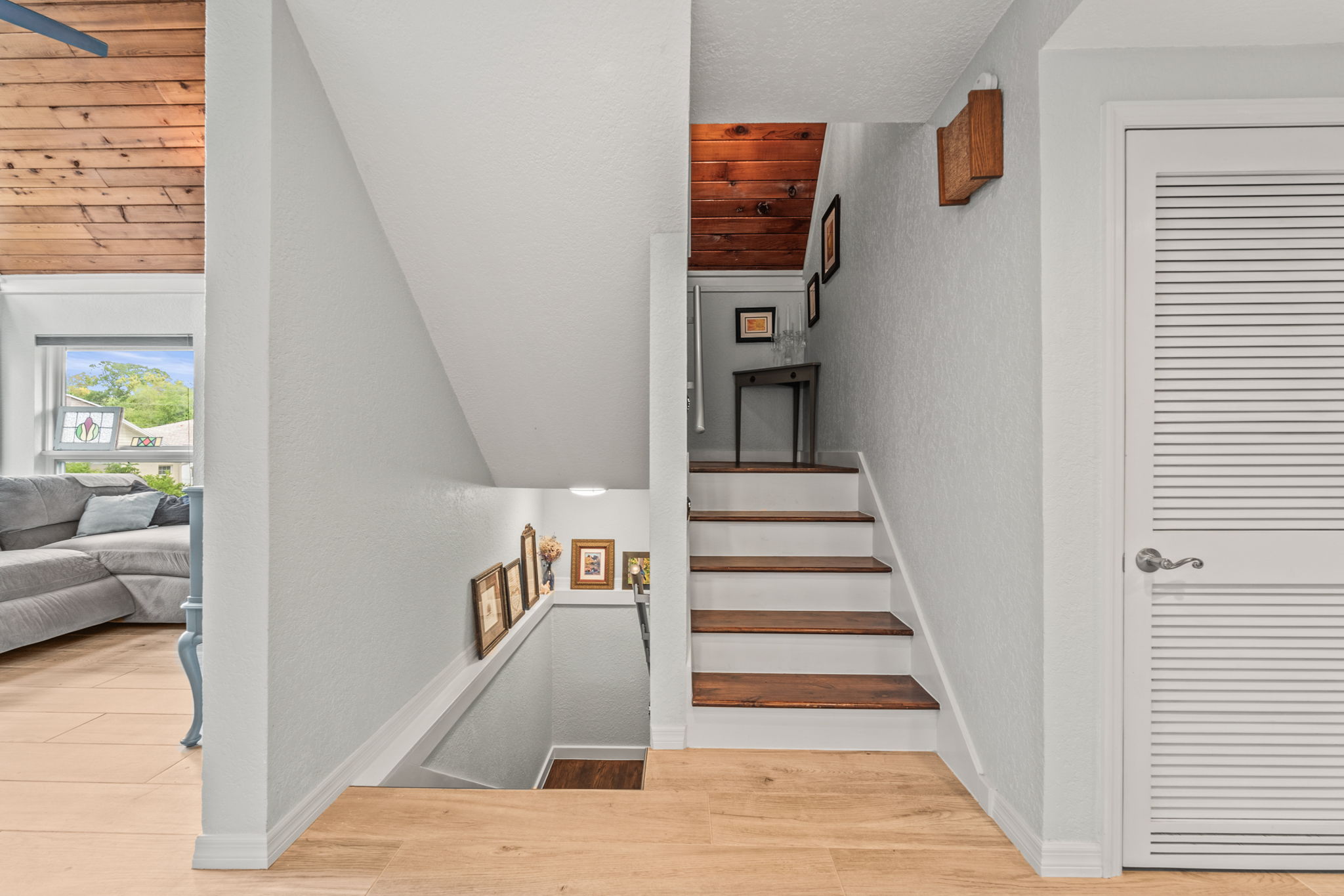 STAIRS 12869 Poinsettia Ave 068