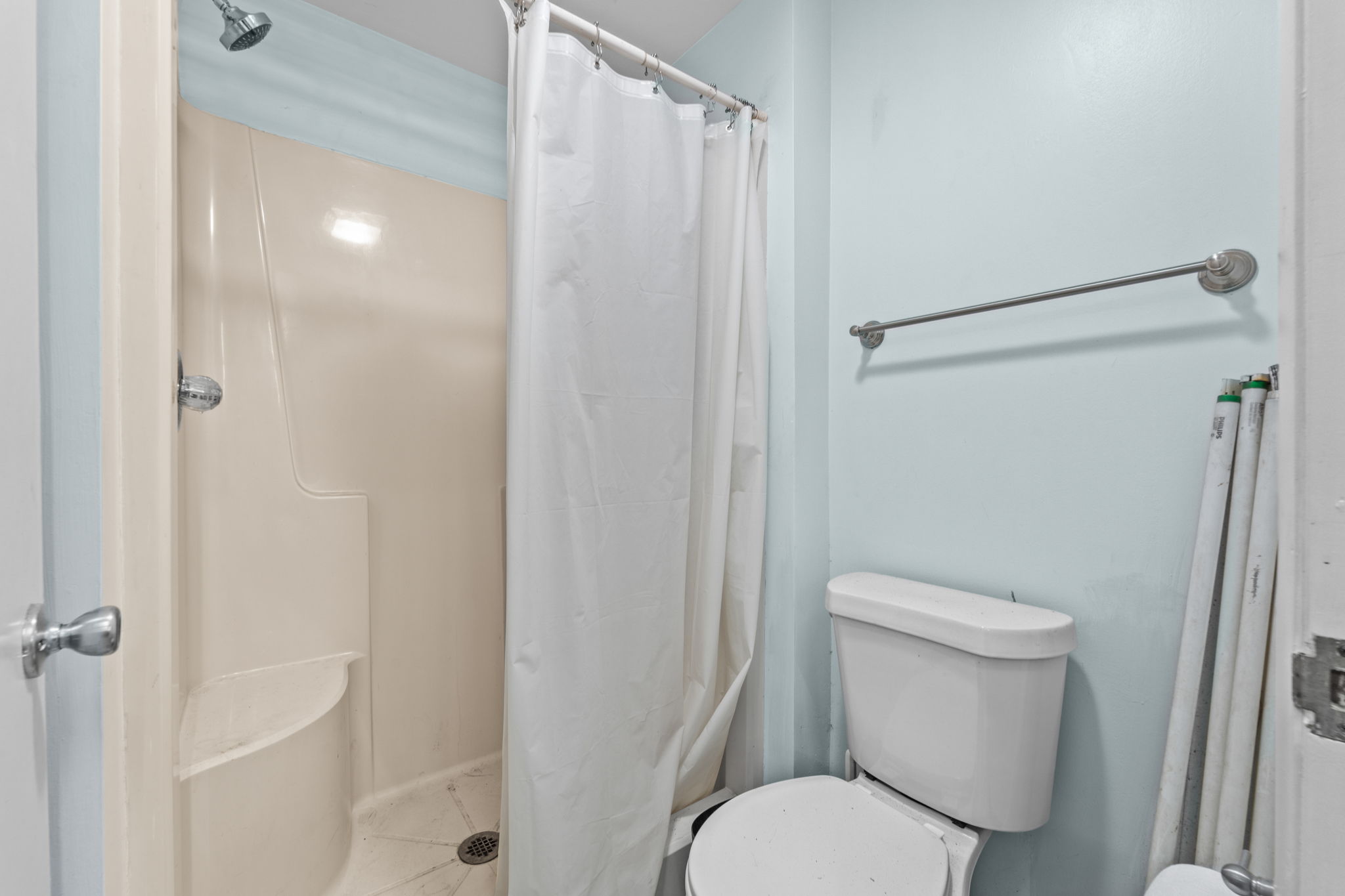 BATH3 12869 Poinsettia Ave 227