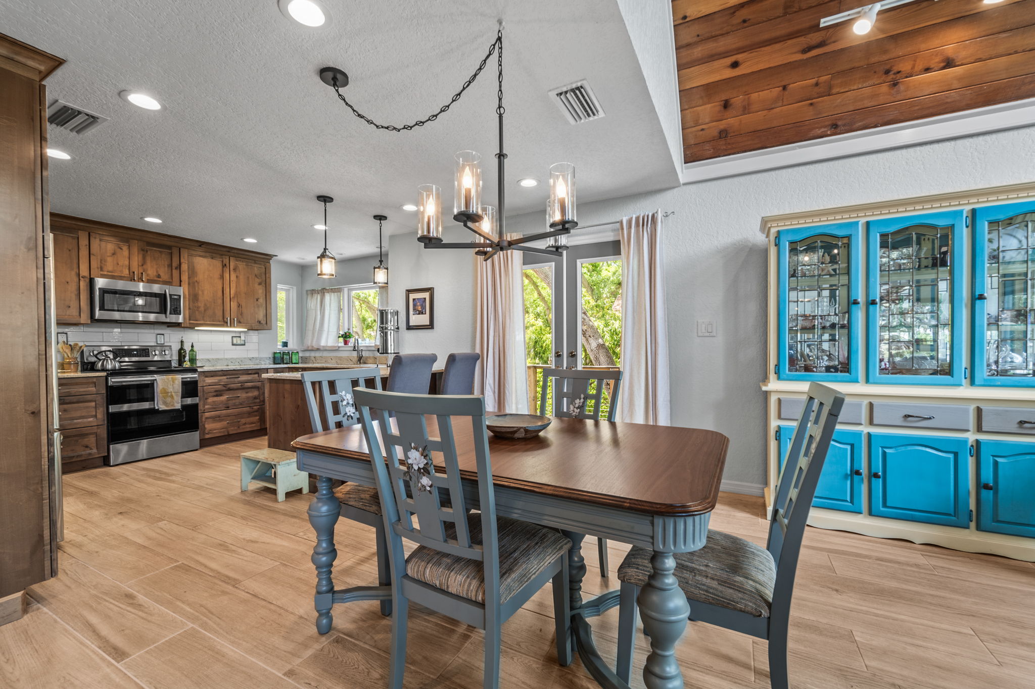 DR 12869 Poinsettia Ave 122