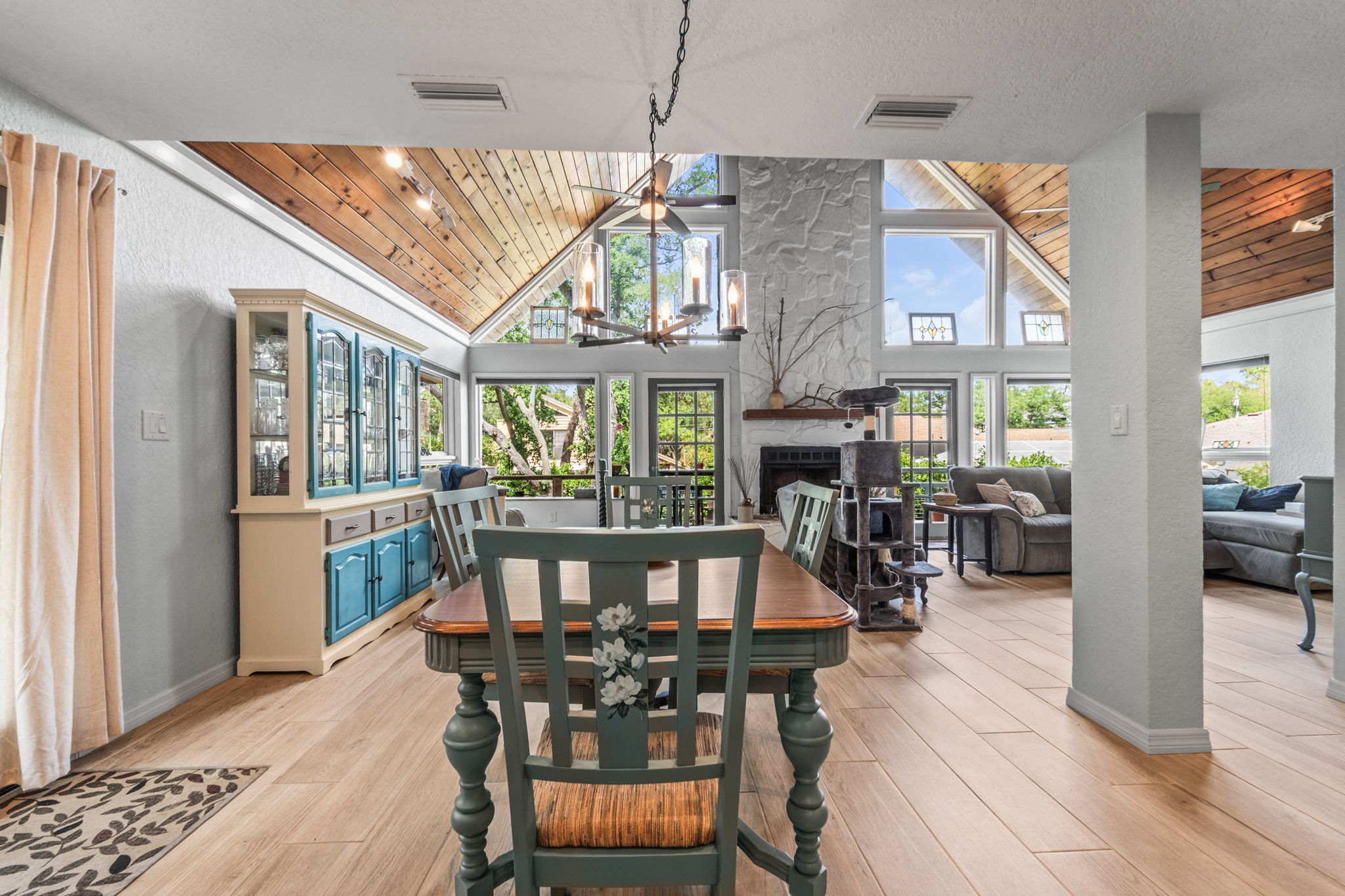 DR 12869 Poinsettia Ave 128