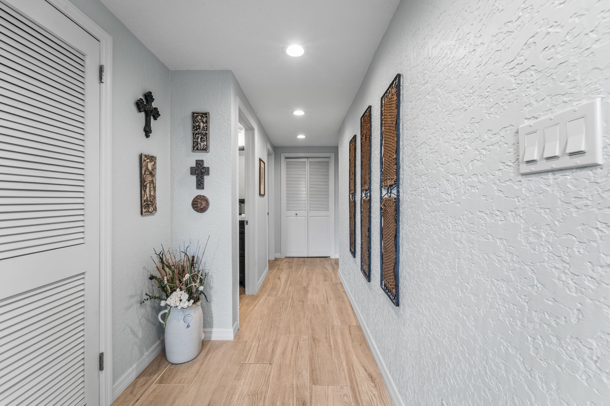 HALL 12869 Poinsettia Ave 071