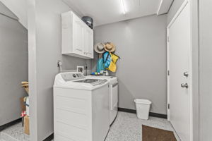 LAUND 12869 Poinsettia Ave 221