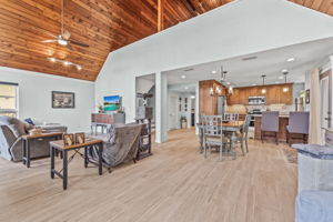 LR 12869 Poinsettia Ave 110