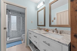 BATH1 12869 Poinsettia Ave 032