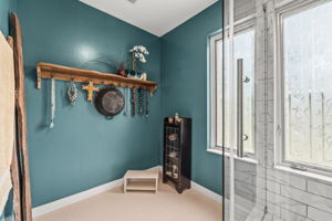 BATH1 12869 Poinsettia Ave 038