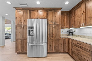 KIT 12869 Poinsettia Ave 146