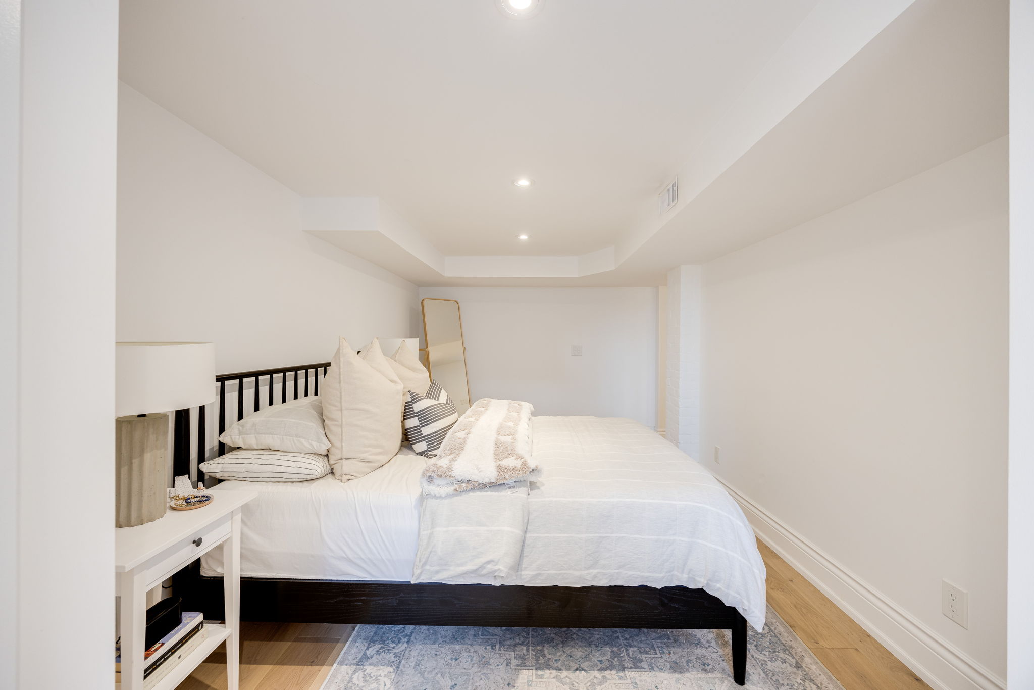 Toronto property showcase — delivered property photograph 24