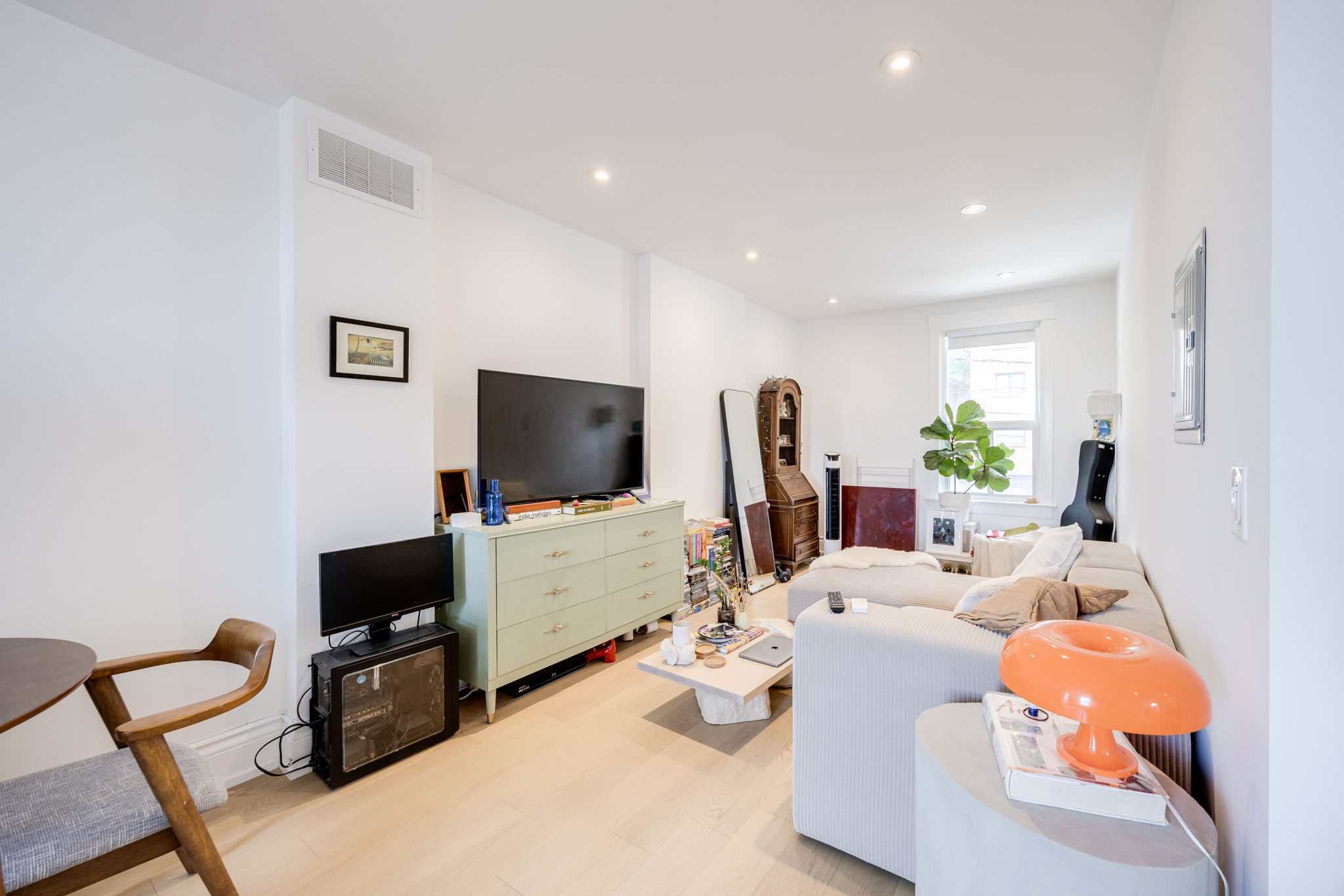 Toronto property showcase — delivered property photograph 33