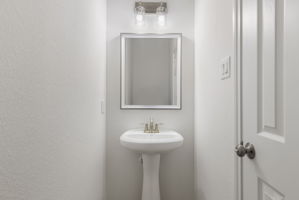  Photo 32