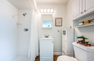 Bathroom 1a