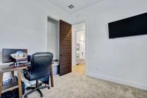 Bedroom/Office
