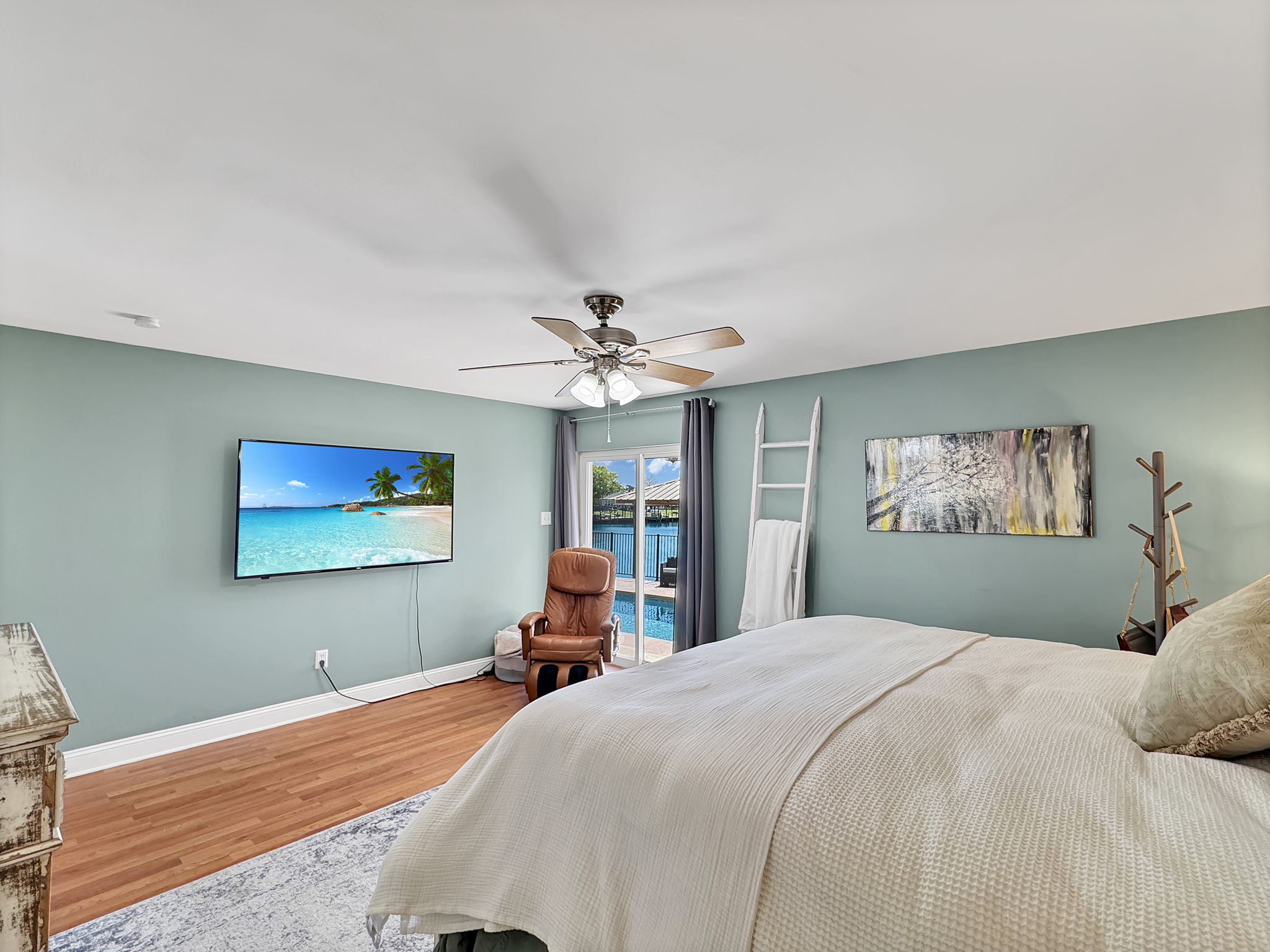 primary bedroom