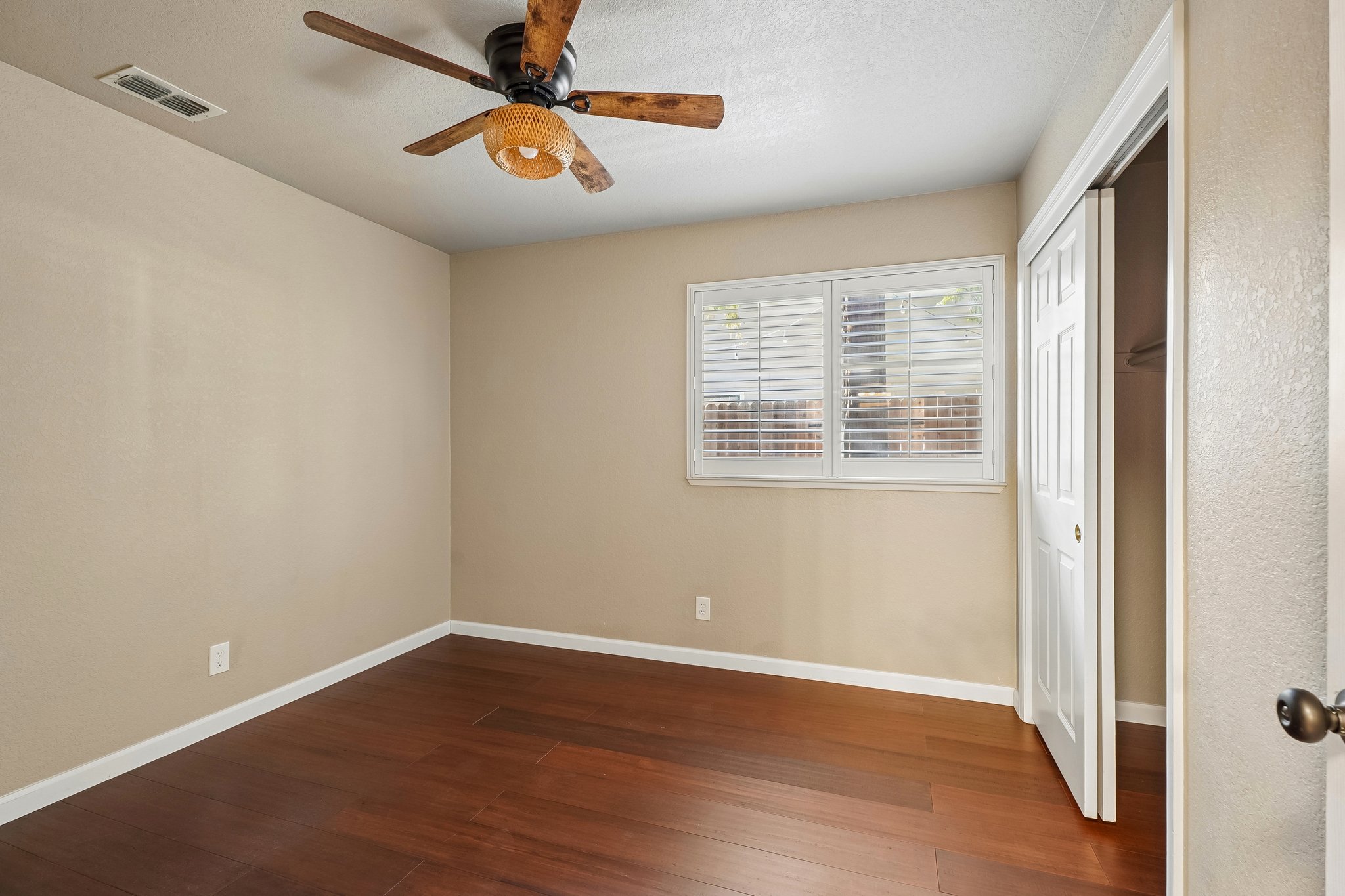 Chesterfield Way-S0210-024.jpg