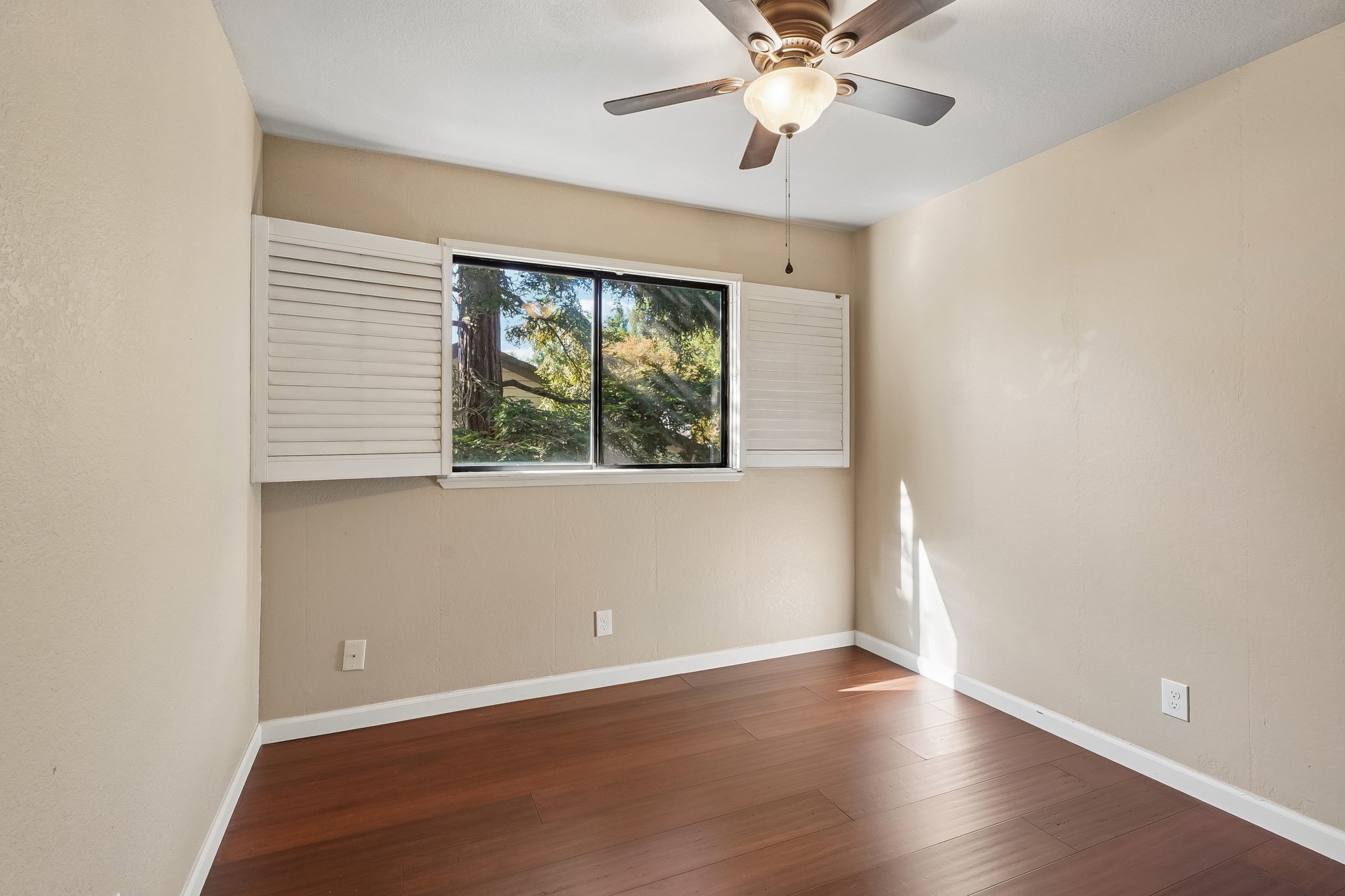 Chesterfield Way-S0210-026.jpg