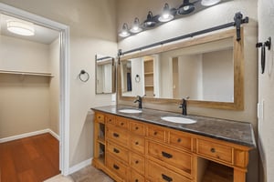 Chesterfield Way-S0210-041.jpg