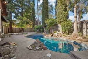 Chesterfield Way-S0210-048.jpg