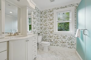 Guest ensuite-full bath on first floor.