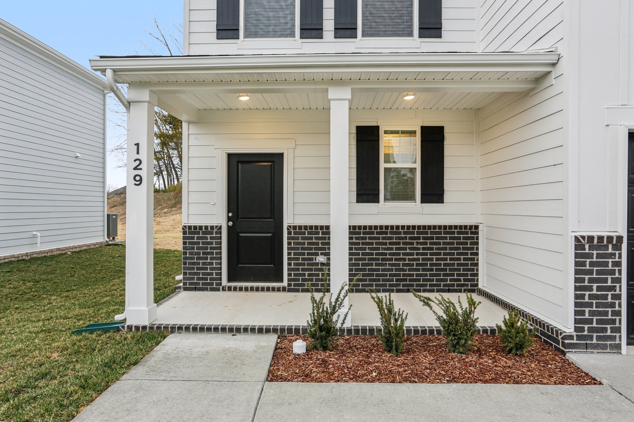 Dahlia Dr-S0303-007.jpg