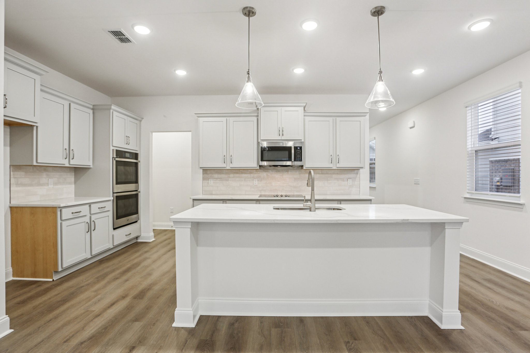 Dahlia Dr-S0303-014.jpg