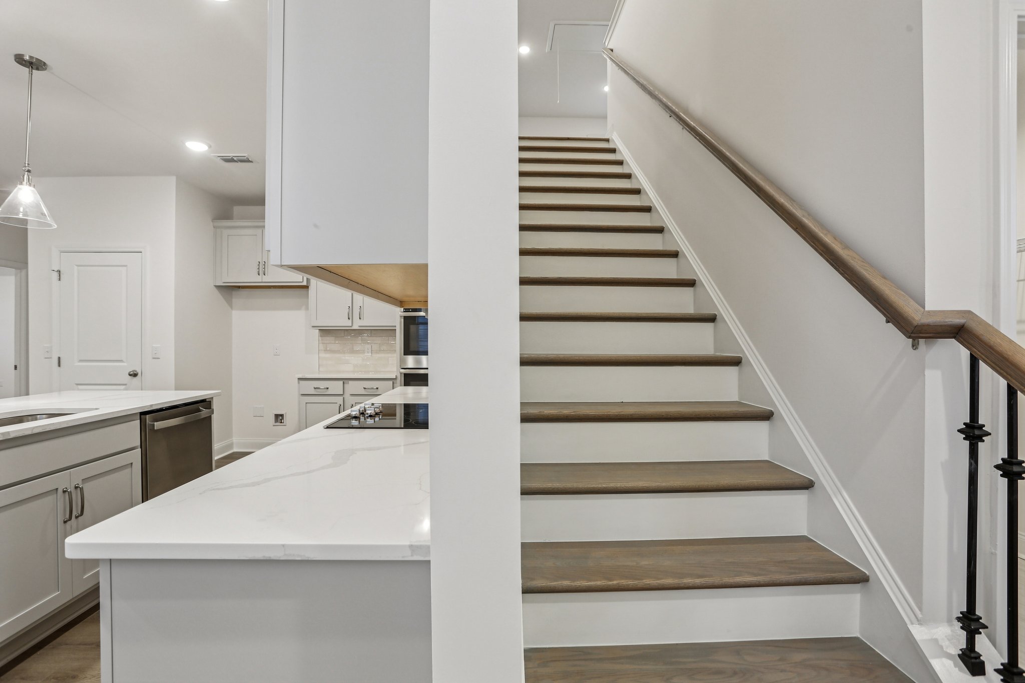 Dahlia Dr-S0303-020.jpg