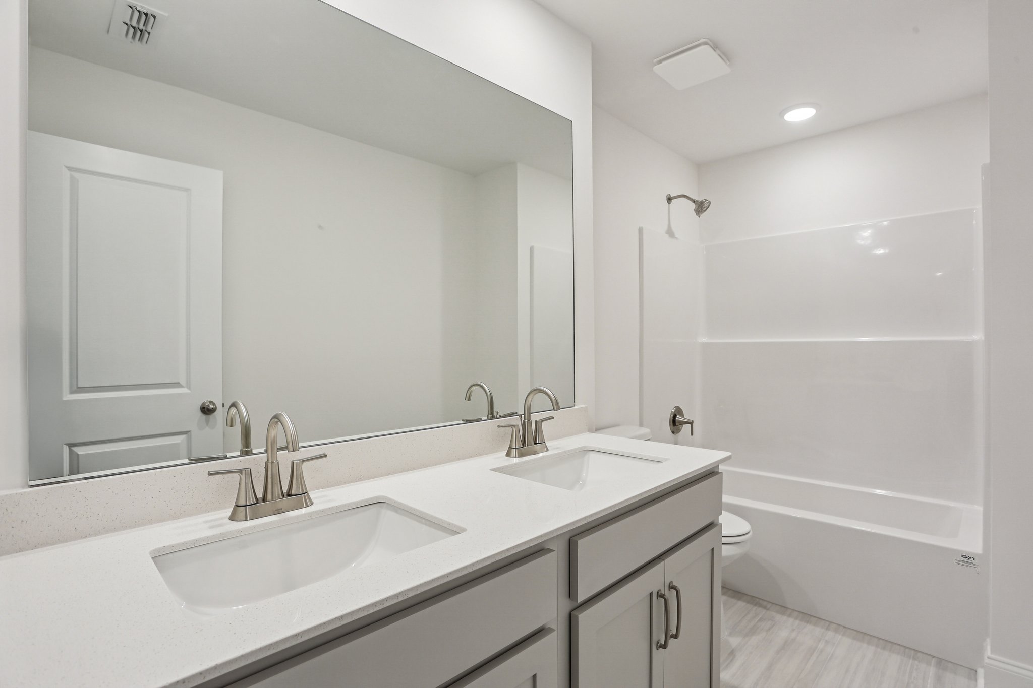 Dahlia Dr-S0303-032.jpg