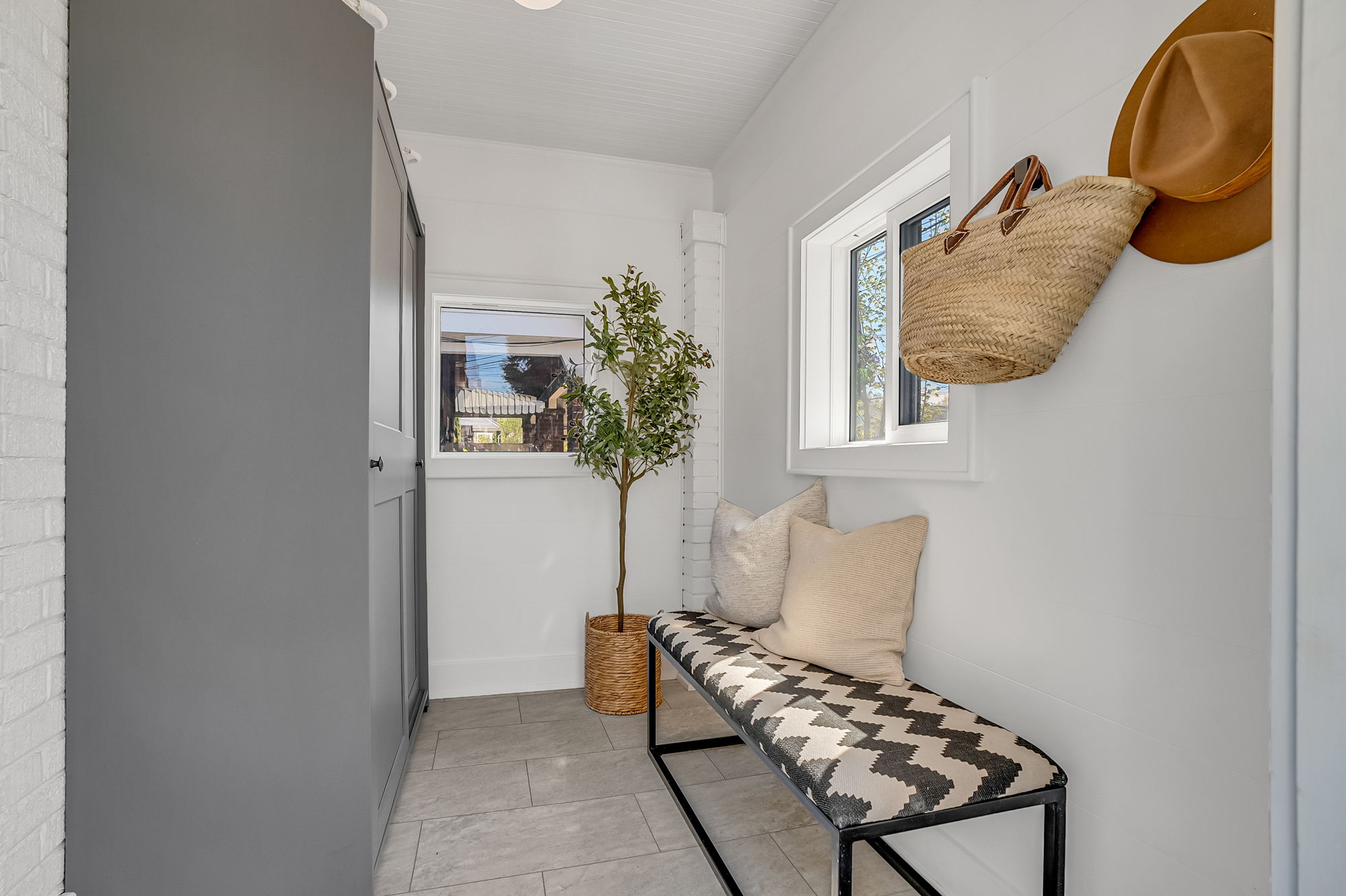 6-mud room1