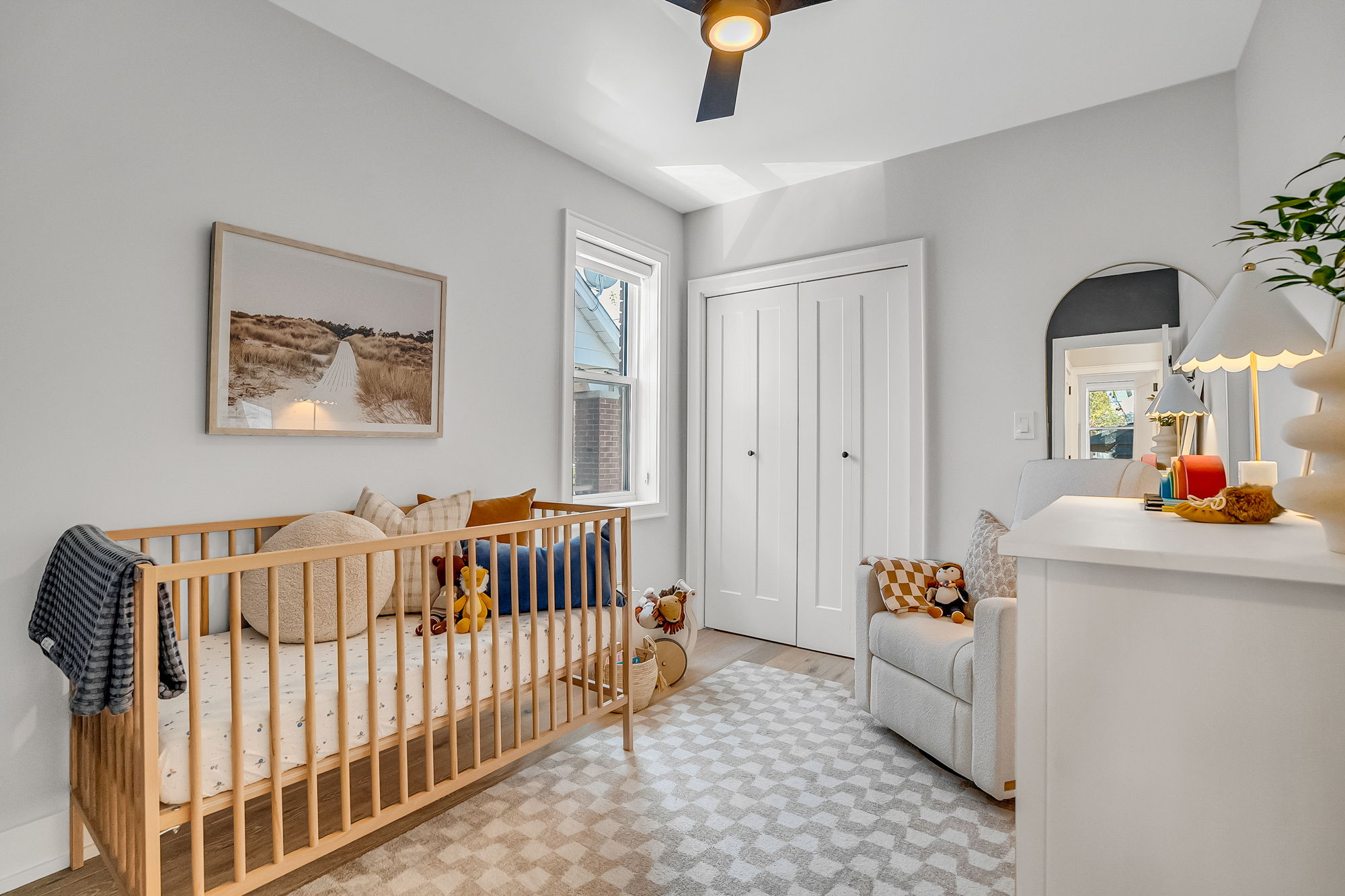 23-second bedroom1