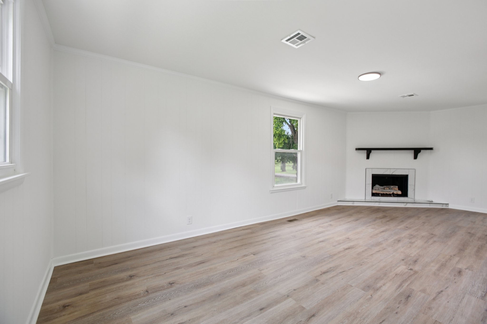 Lake Point Dr-S1907-012.jpg