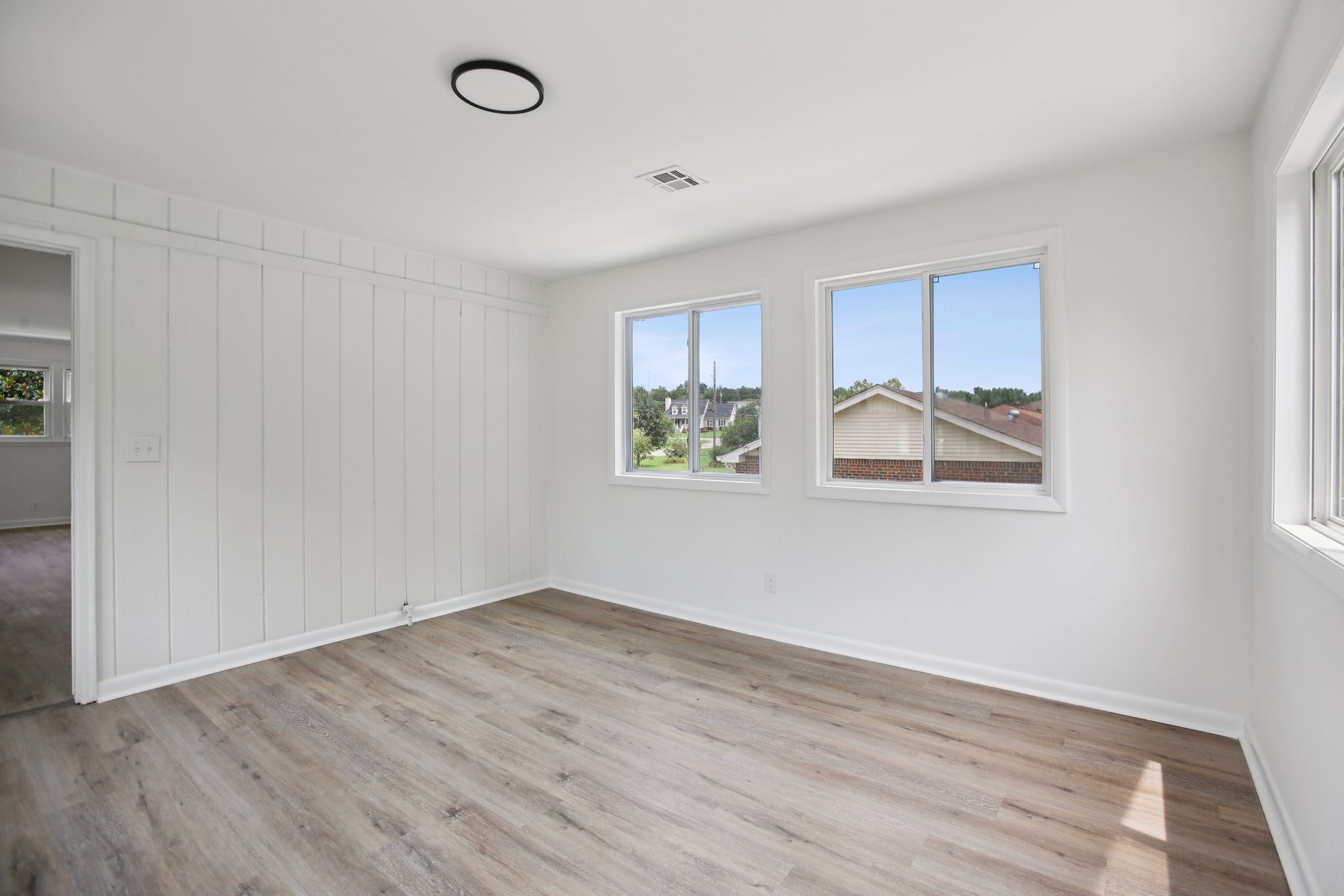 Lake Point Dr-S1907-043.jpg