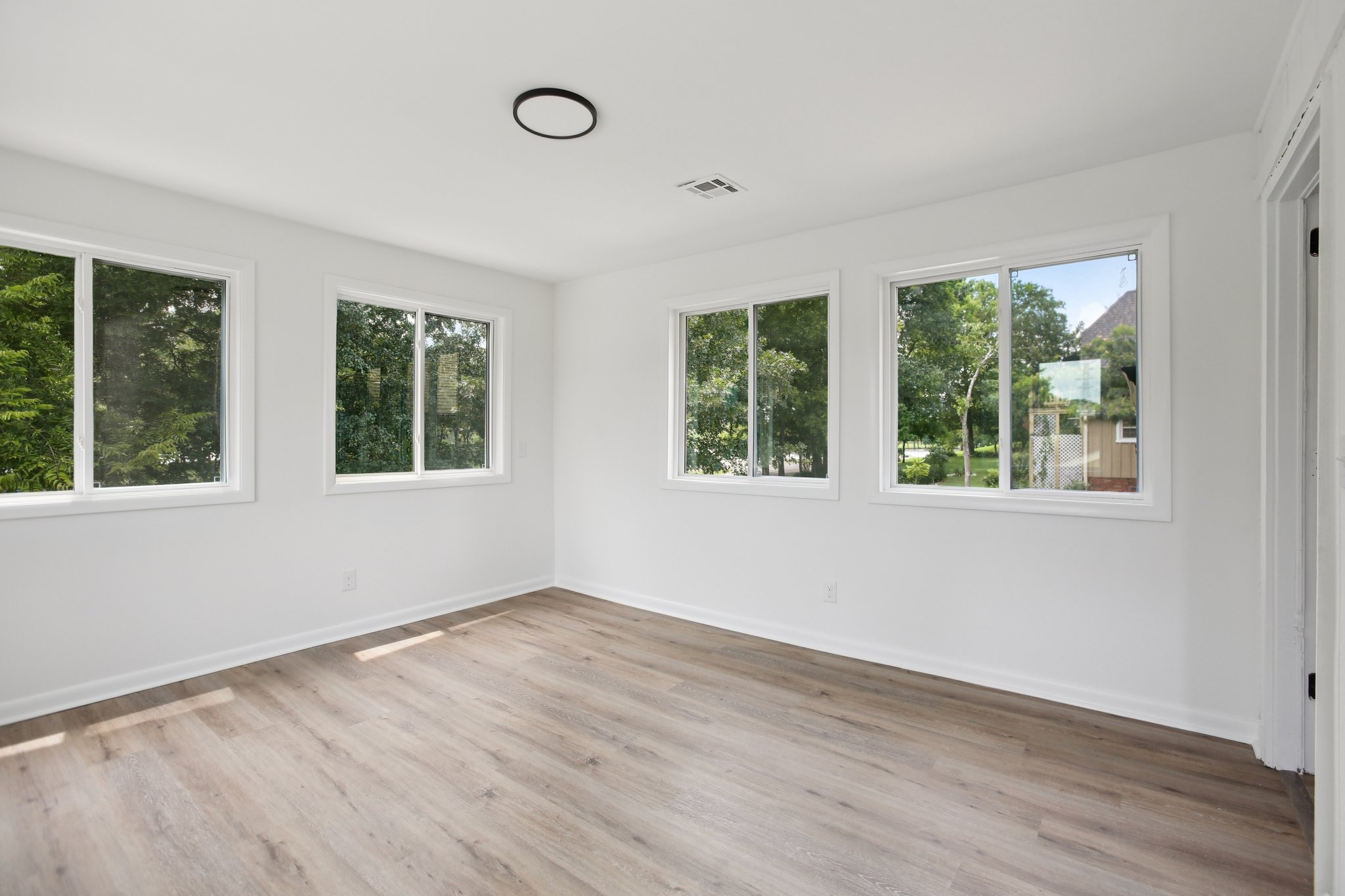 Lake Point Dr-S1907-044.jpg