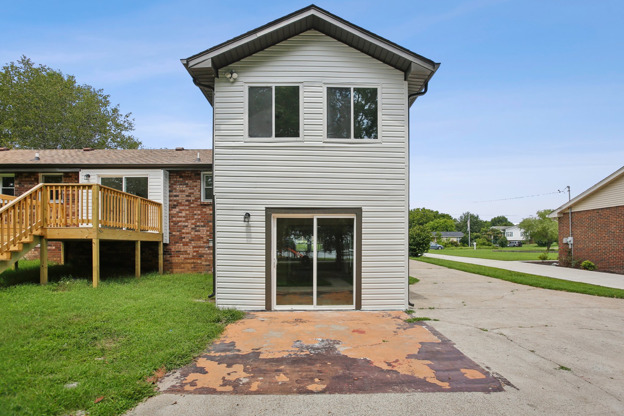 Lake Point Dr-S1907-051.jpg