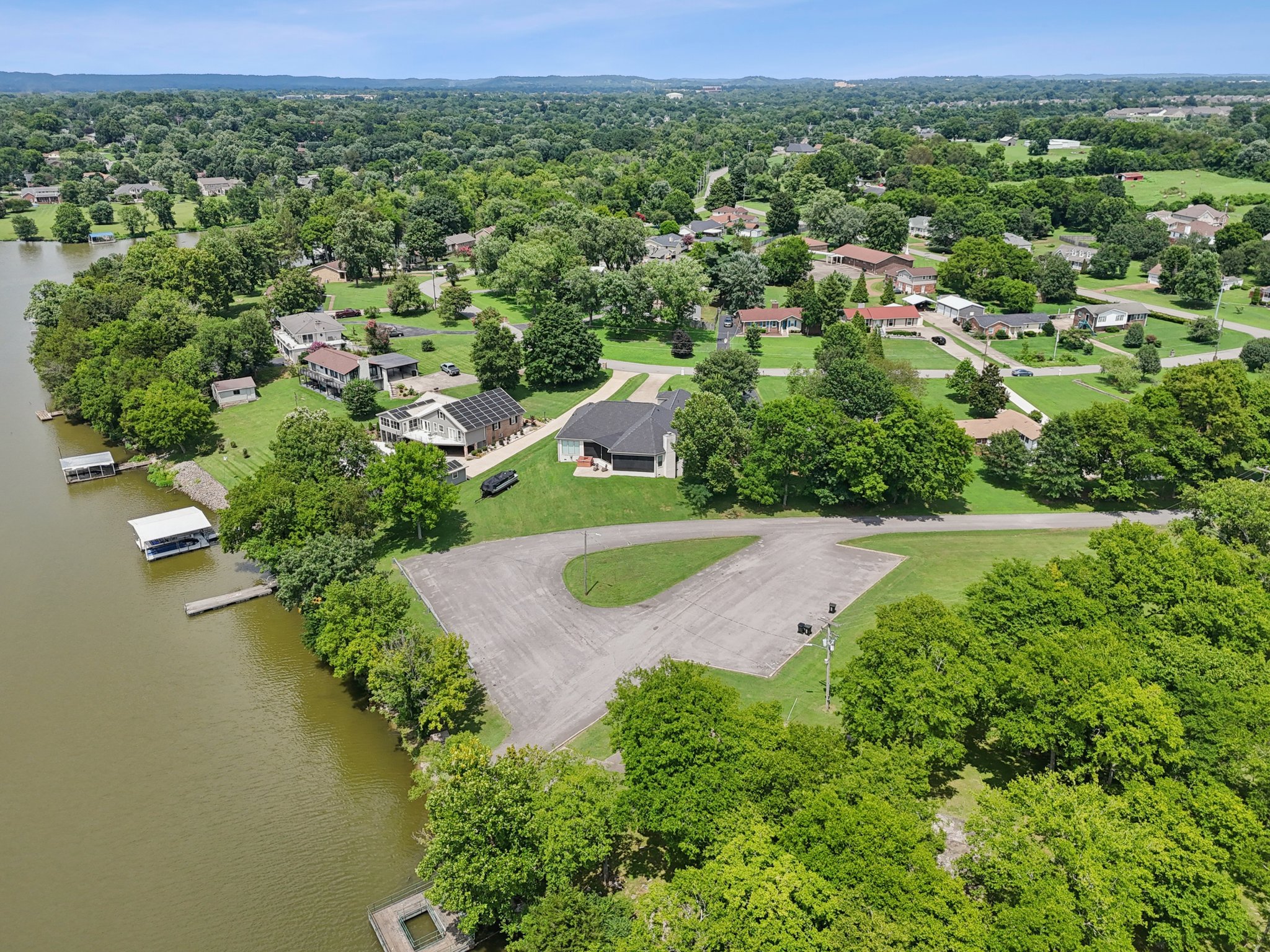 Lake Point Dr-S1907-077.jpg