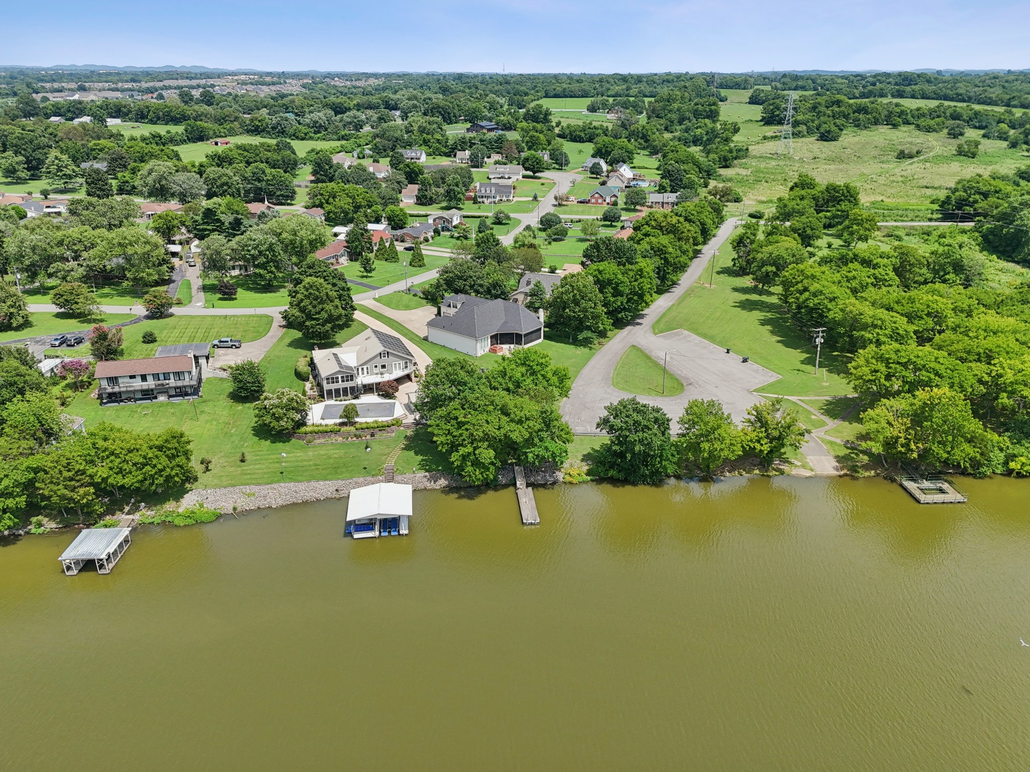 Lake Point Dr-S1907-078.jpg