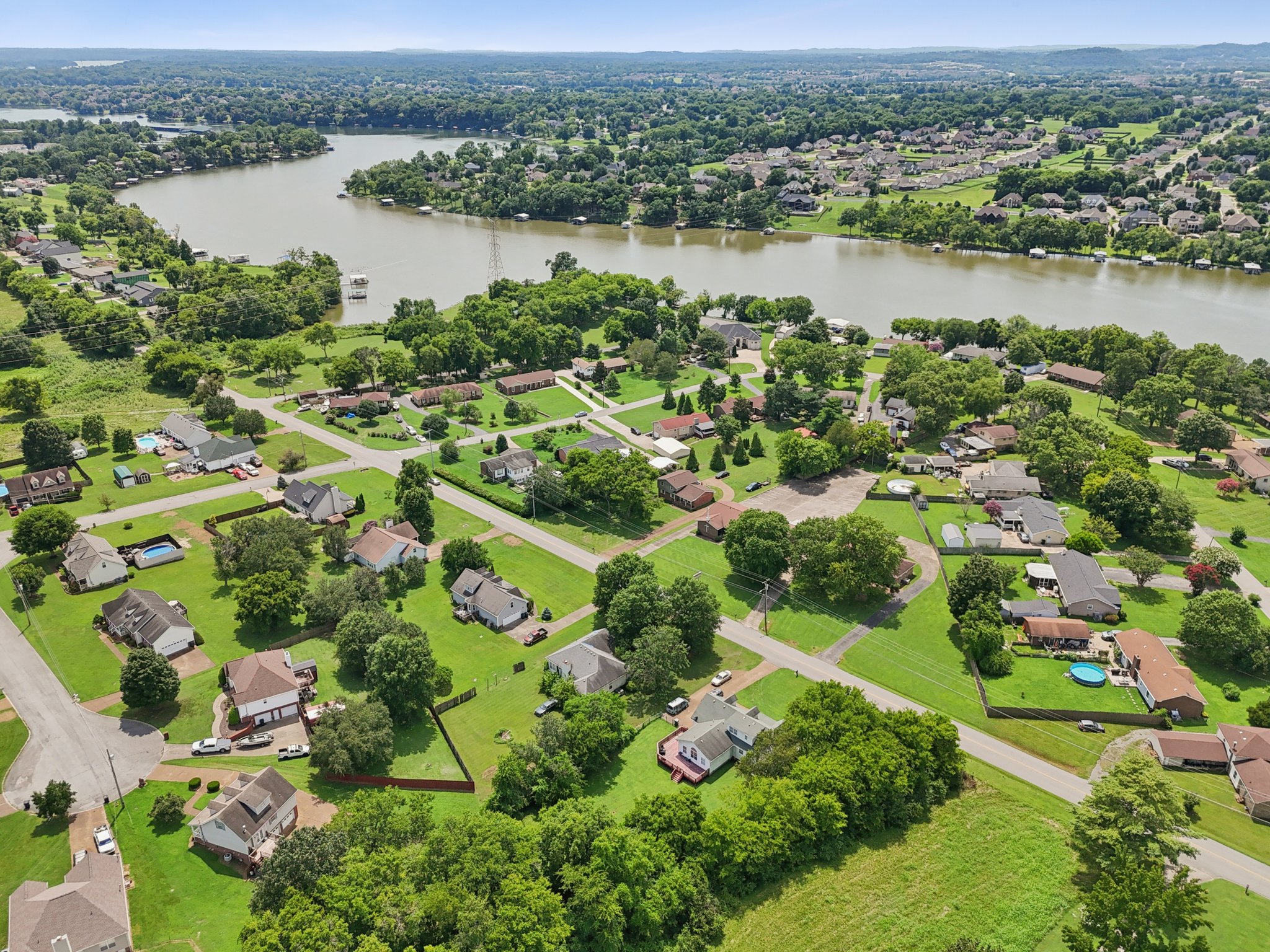 Lake Point Dr-S1907-083.jpg