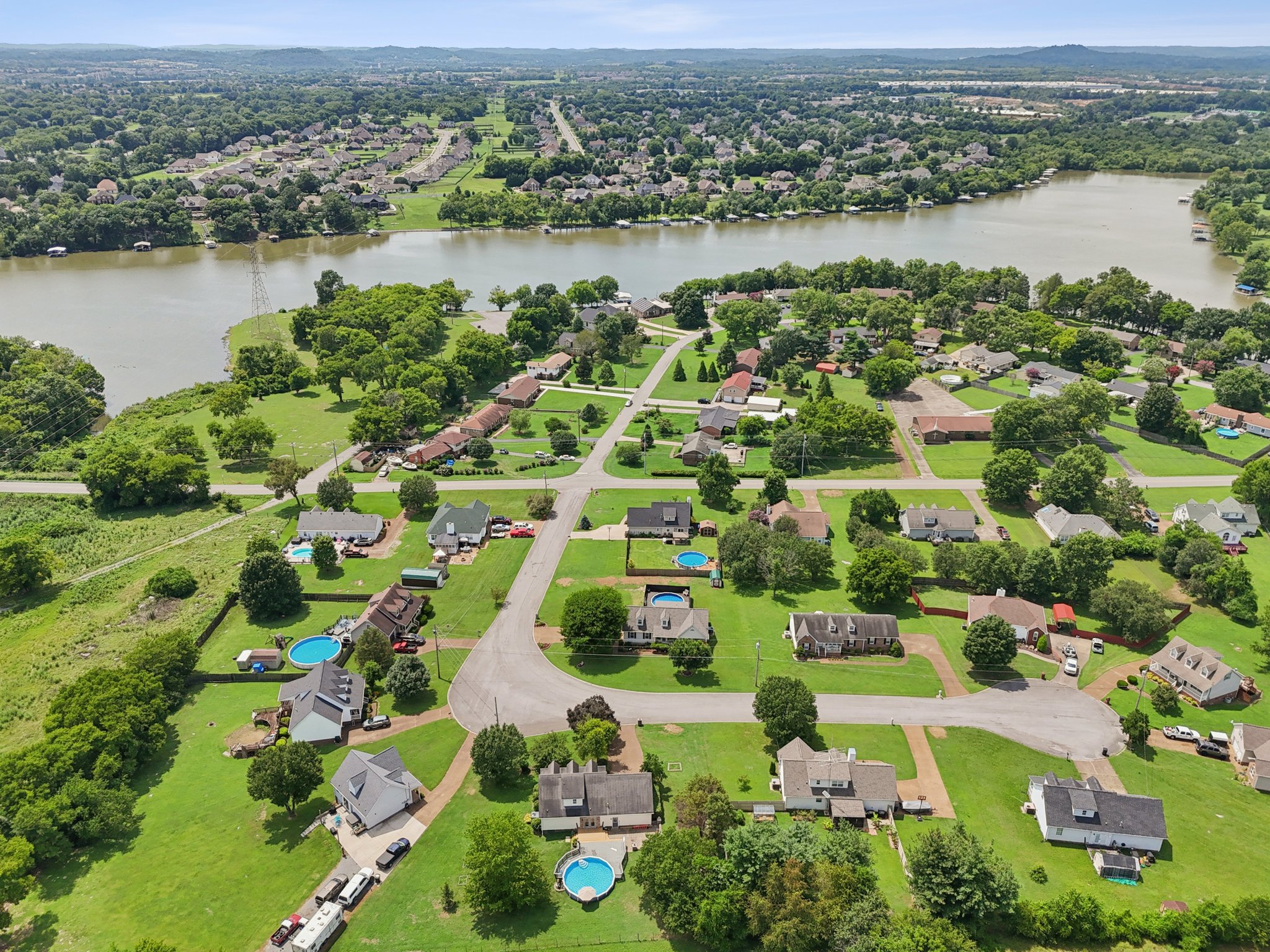 Lake Point Dr-S1907-084.jpg
