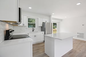 Lake Point Dr-S1907-022.jpg