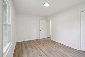 Lake Point Dr-S1907-040.jpg